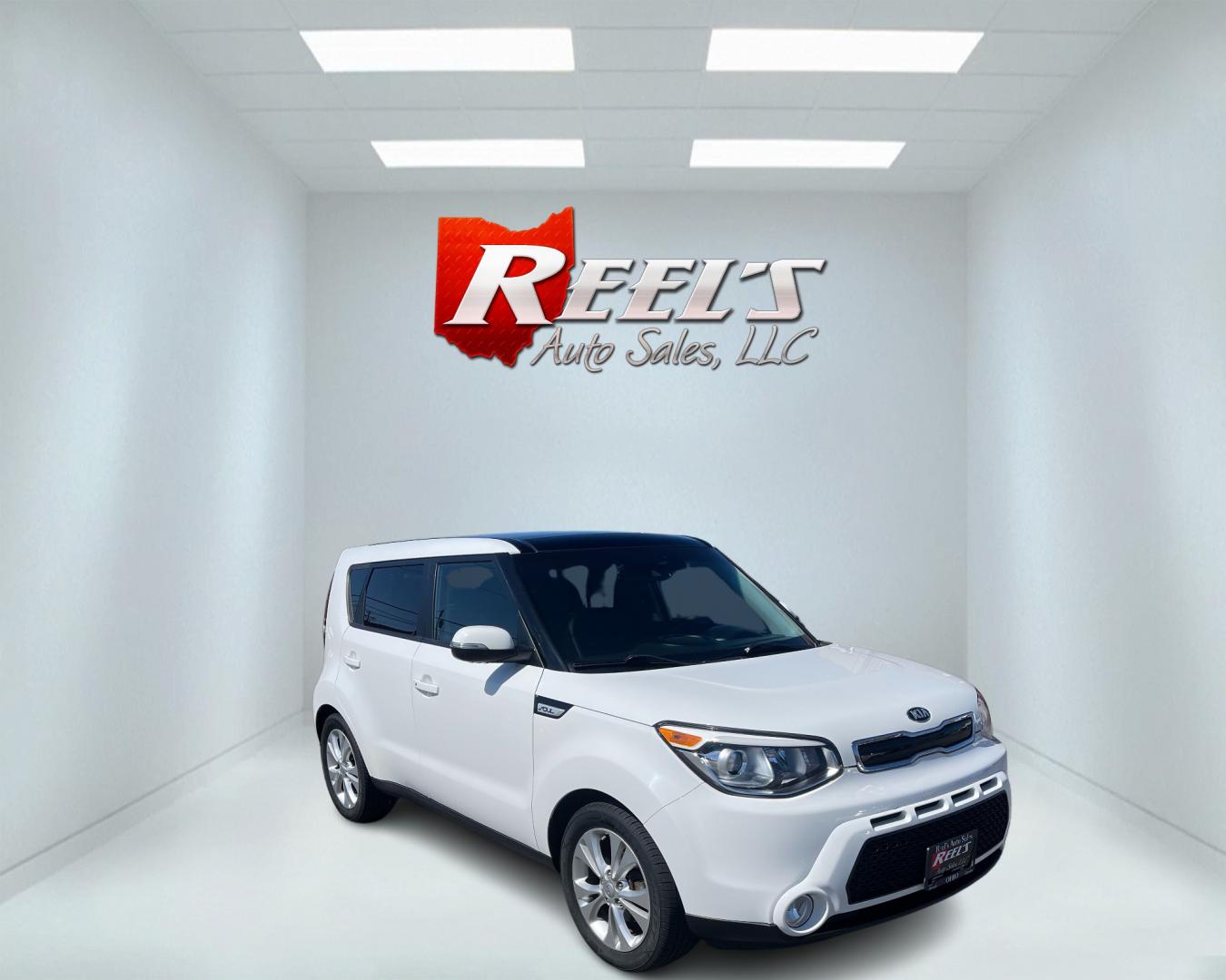 2016 White /Black Kia Soul ! (KNDJX3A52G7) with an 2.0L I4 DOHC 16V engine, 6A transmission, located at 11115 Chardon Rd. , Chardon, OH, 44024, (440) 214-9705, 41.580246, -81.241943 - Photo#2